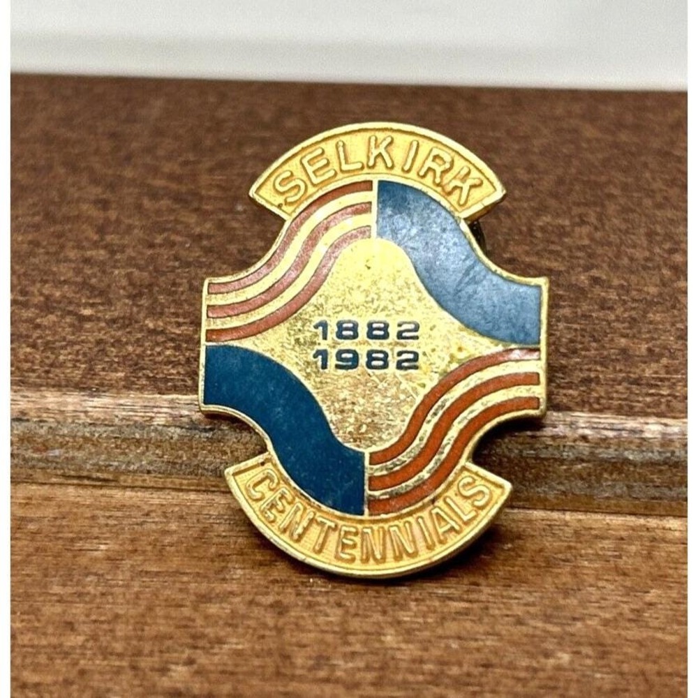 Selkirk Centennials 1882-1982 Metal Lapel Pin Button‎